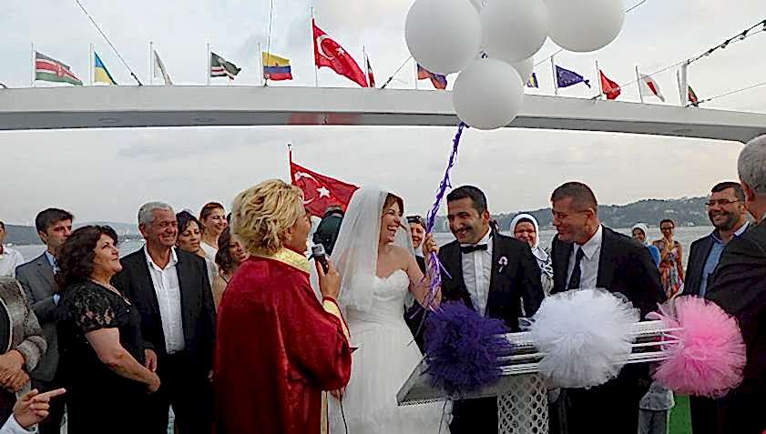 Boğazda Teknede Düğün