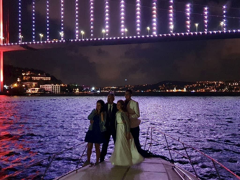 boğazda doğum günü