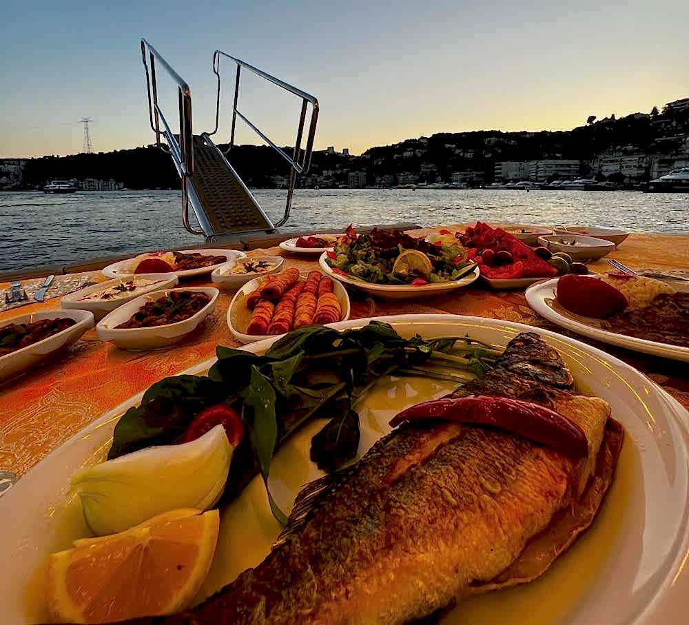 Teknede Doğum Günü Kutlaması