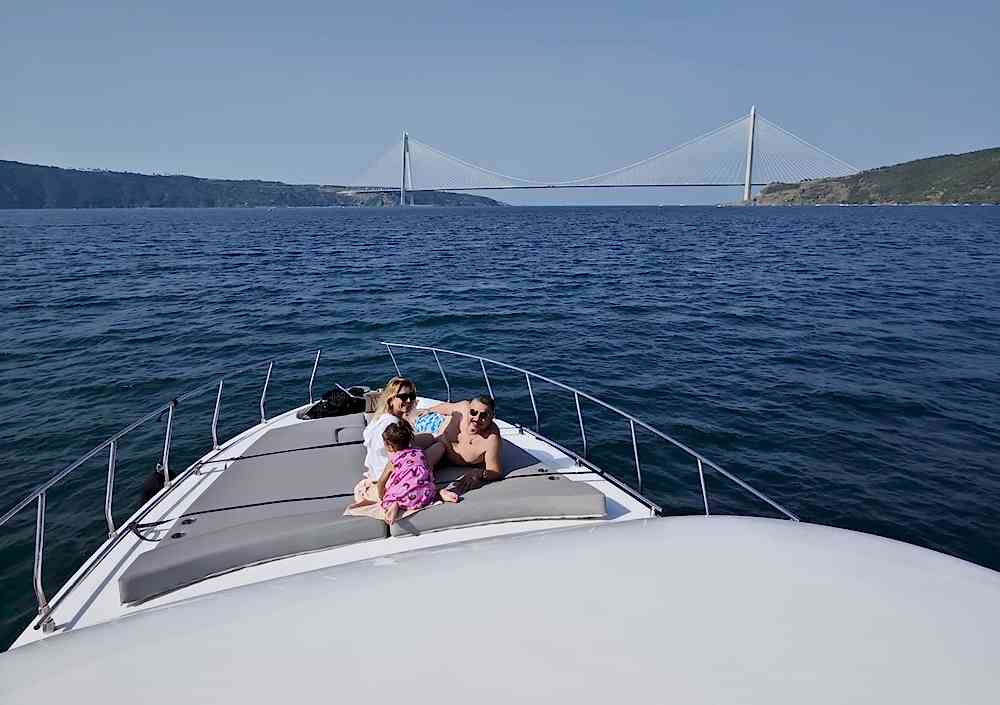 Gün Batımında Lüks: İstanbul’da Romantik Yat Turları